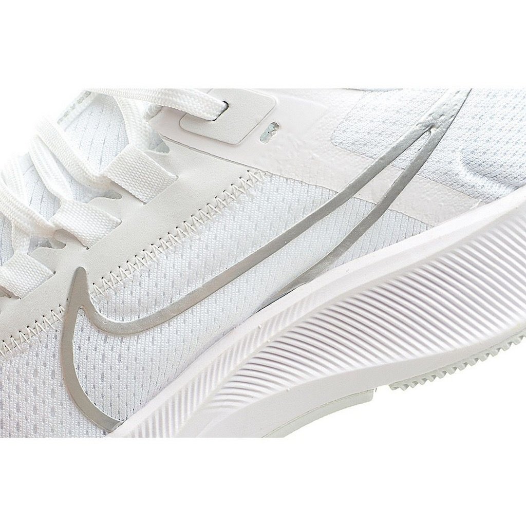 Tênis Nike Zoomx Invincible Run Flyknit 3 Masculino - Branco e