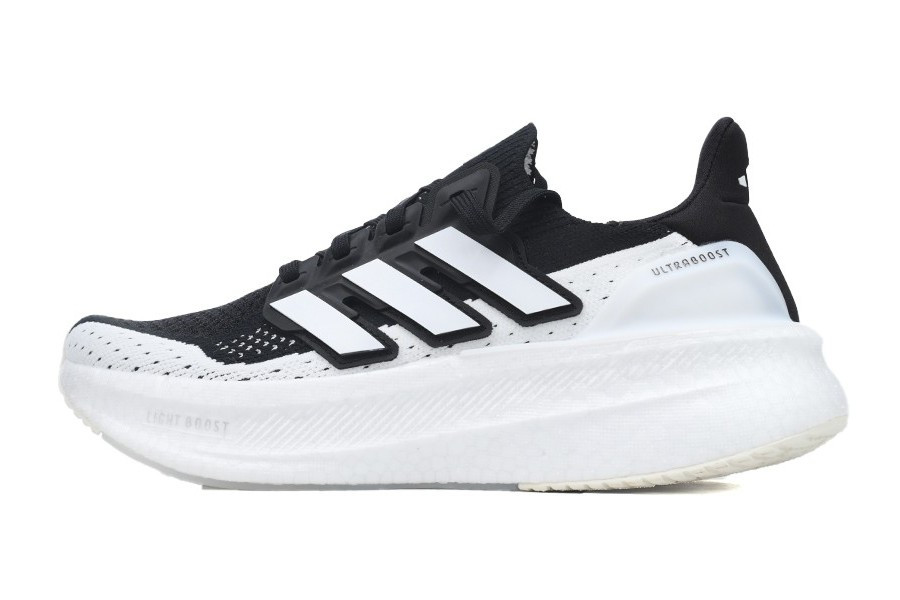 Tênis Adidas Ultraboost 5 - Feminino - Preto e Branco 