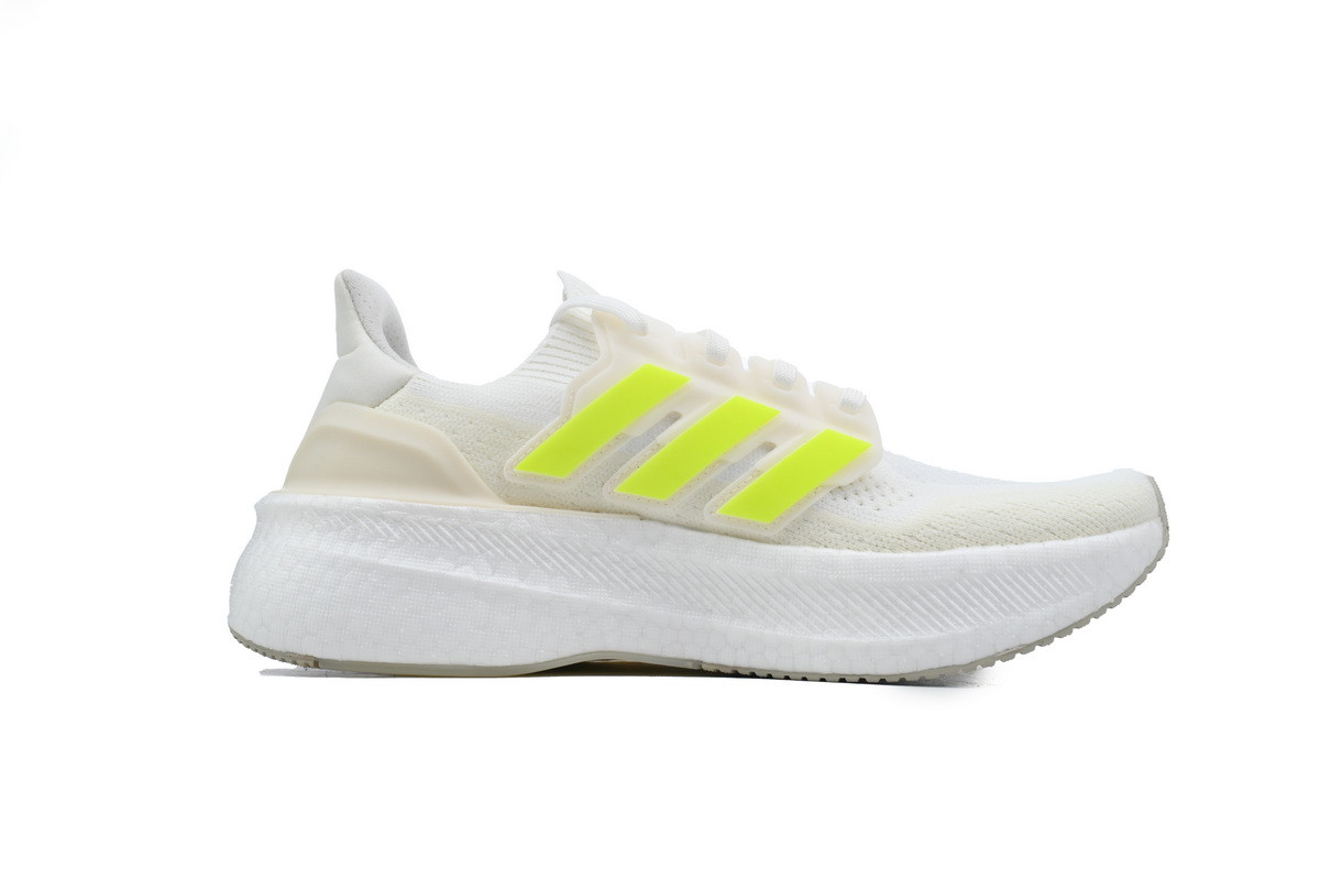 Tênis Adidas Ultraboost 5 - Feminino - Branco e Verde